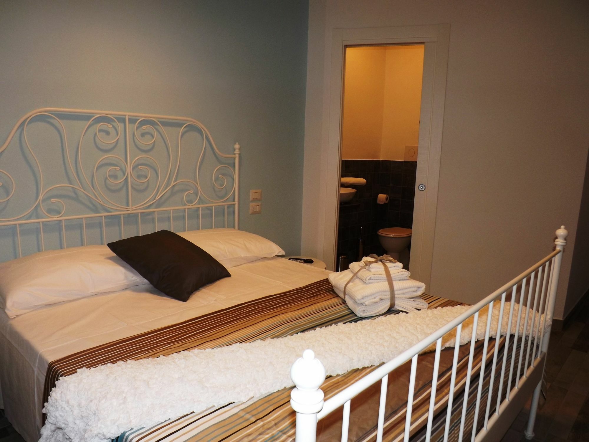 Domus Alma Bed and Breakfast Napels Buitenkant foto