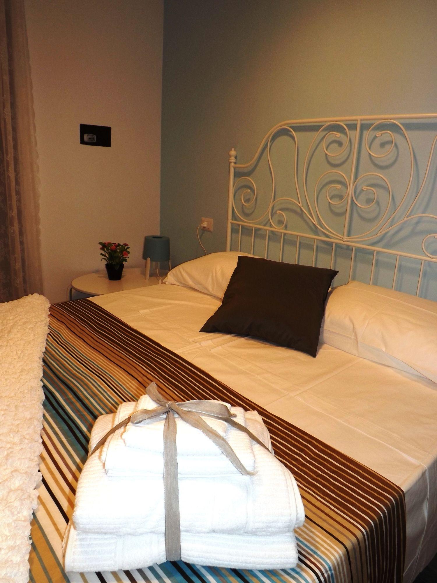 Domus Alma Bed and Breakfast Napels Buitenkant foto