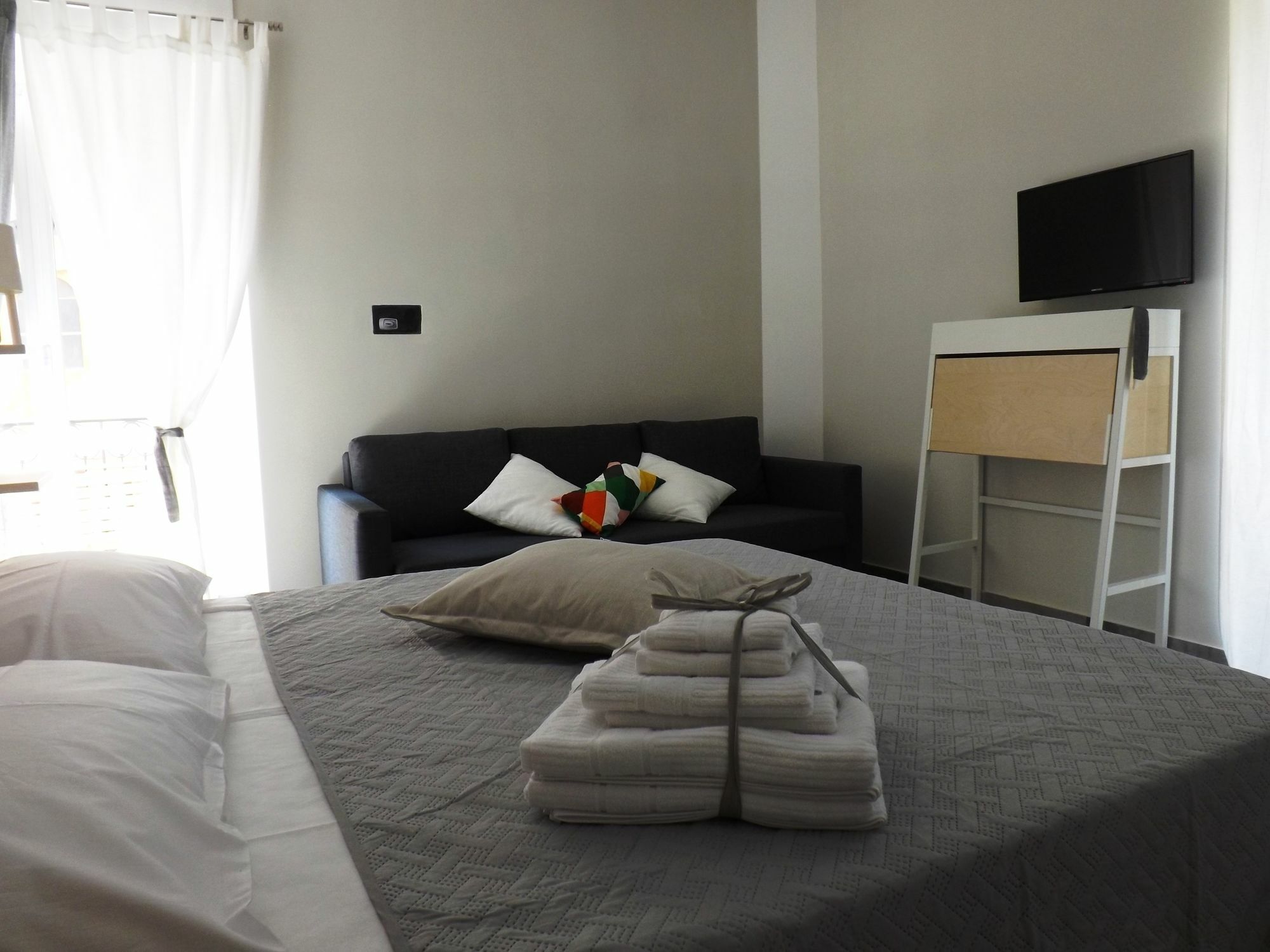 Domus Alma Bed and Breakfast Napels Buitenkant foto